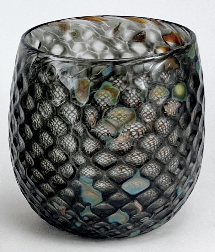 Small gray Tumblr with a diamond facet texture.